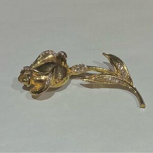 Vintage Beautiful Gold Rose Brooch with Sparkling Crystals